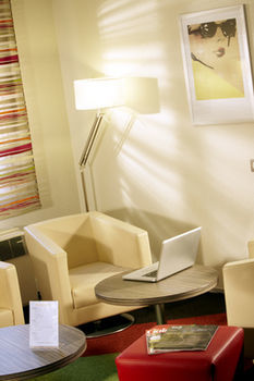 Hotel Kyriad Lyon Est - Bron Eurexpo Le Cottage