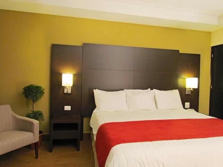 Principe Hotel And Suites