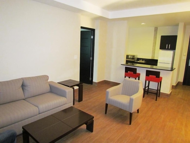Principe Hotel And Suites