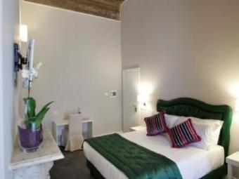 Bed & Breakfast Chic & Town Luxury Rooms