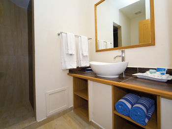 Hotel Waves Beach Resort & Spa