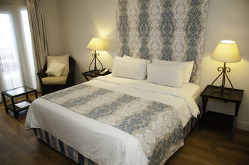 Hotel Waves Beach Resort & Spa