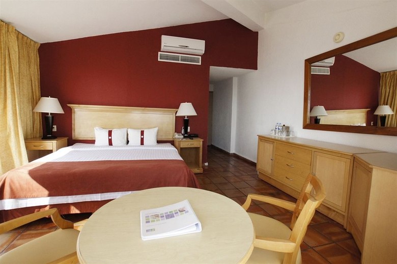 Hotel Bellamar Ocean Front Suites