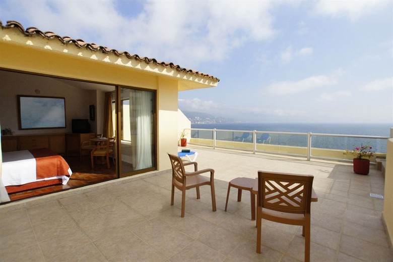 Hotel Bellamar Ocean Front Suites