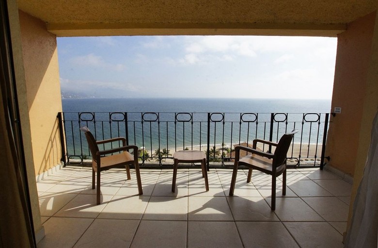 Hotel Bellamar Ocean Front Suites
