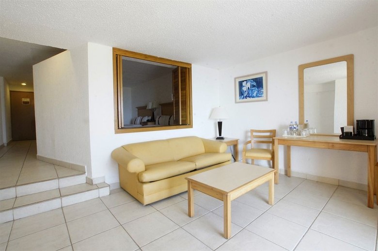 Hotel Bellamar Ocean Front Suites