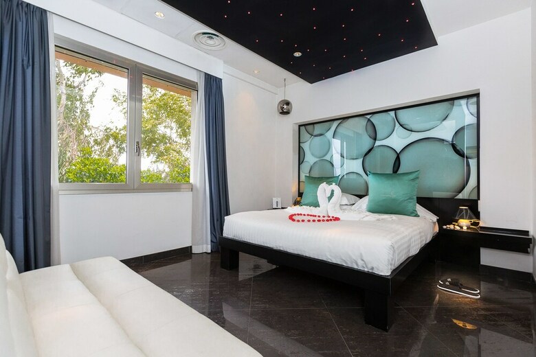 Jc Contemporary Hotel