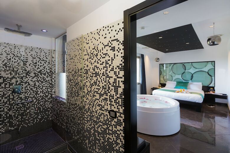 Jc Contemporary Hotel