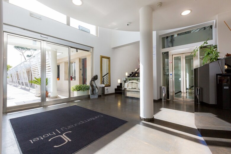Jc Contemporary Hotel
