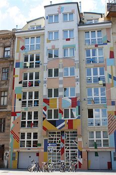 Aparthotel Checkvienna - Apartment Rentals Vienna