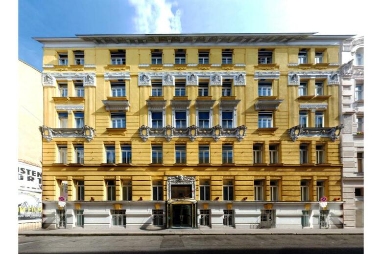 Hotel Carlton Opera
