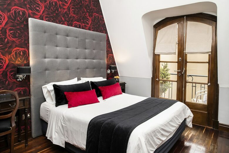 Miravida Soho Hotel & Wine Bar