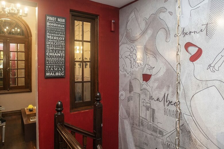 Miravida Soho Hotel & Wine Bar
