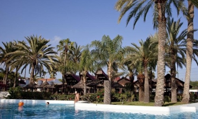 Apartamentos Bungalows Miraflor Suites