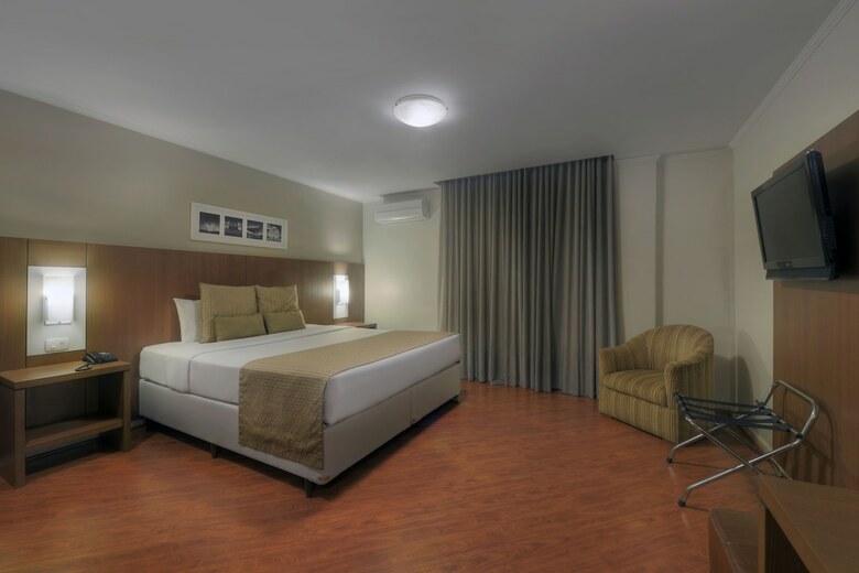 Hotel Deville Business Curitiba