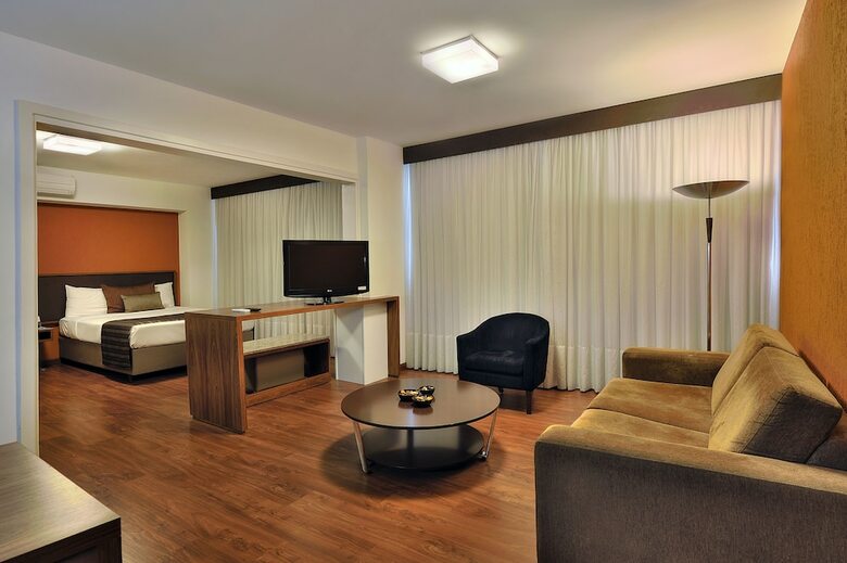 Hotel Deville Business Curitiba