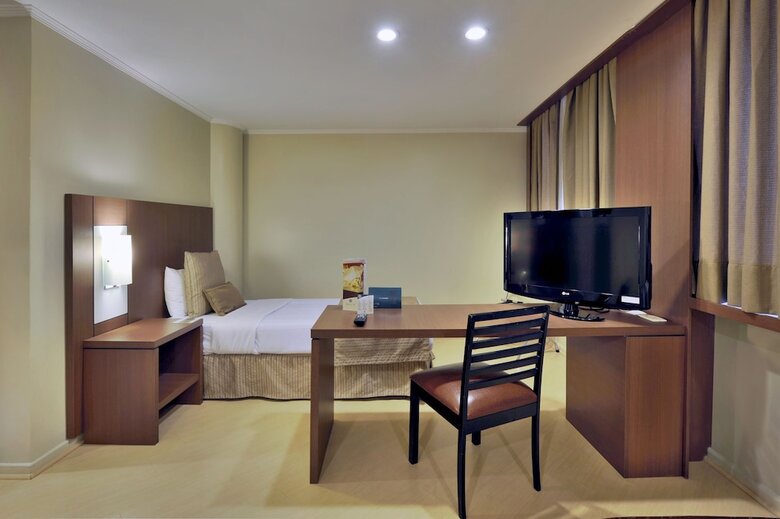 Hotel Deville Business Curitiba