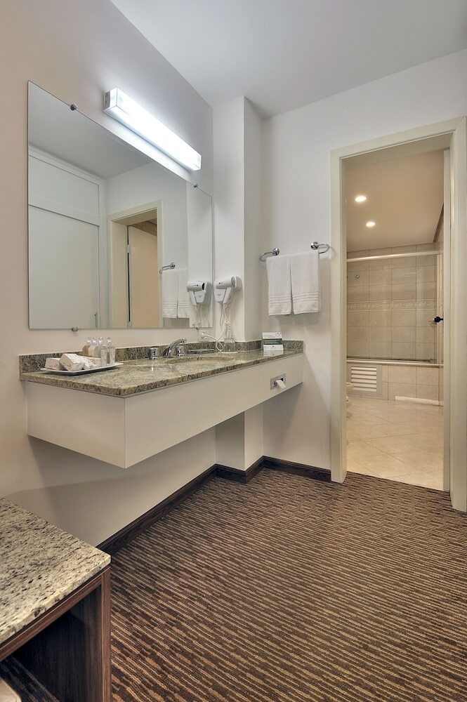 Hotel Deville Business Curitiba