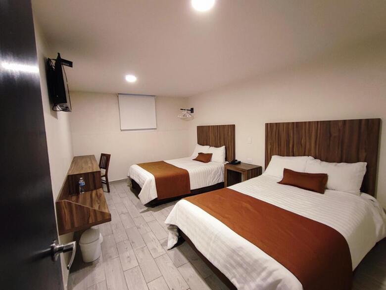 Plaza Morelos Hotel