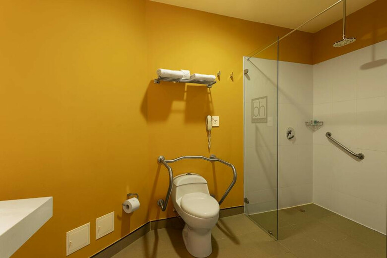 Hotel Bh Usaqu�n