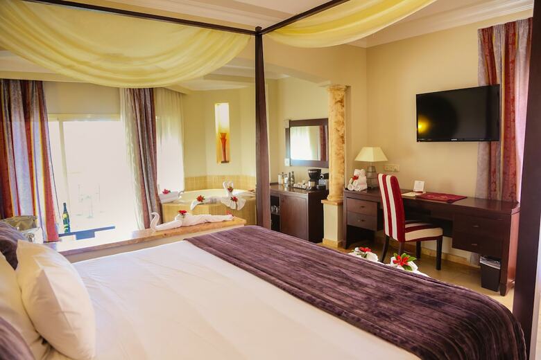 Hotel Majestic Elegance Punta Cana - Luxury All Inclusive