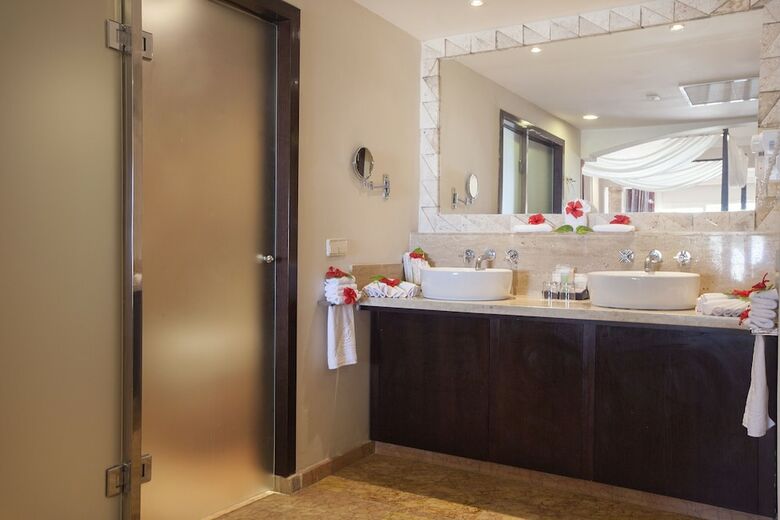 Hotel Majestic Elegance Punta Cana - Luxury All Inclusive