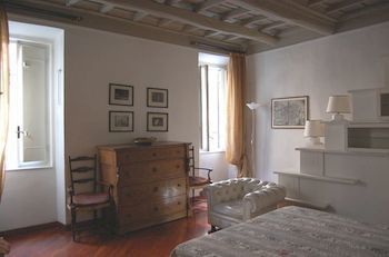 Rsh Spanish Steps Apartments