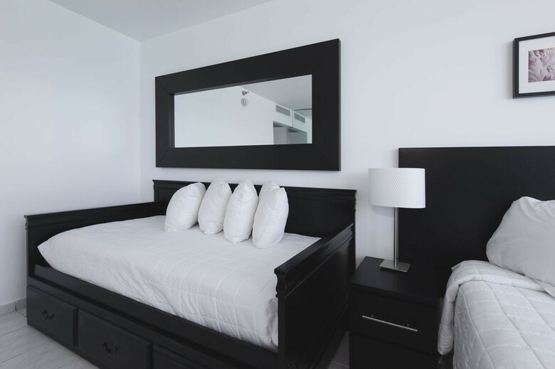 Aparthotel New Point Miami