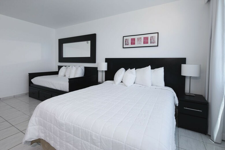 Aparthotel New Point Miami
