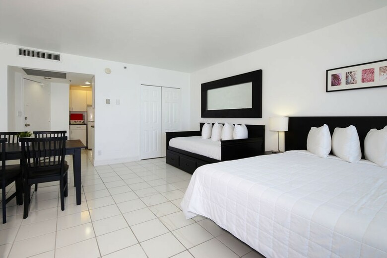 Aparthotel New Point Miami