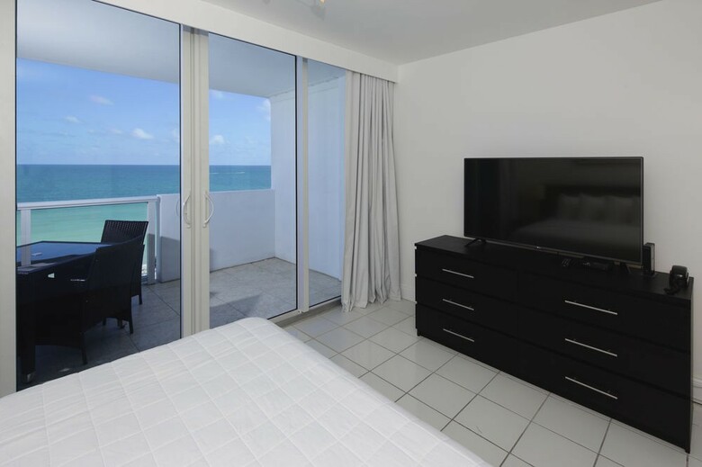 Aparthotel New Point Miami