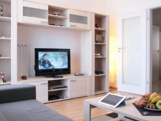 Corvin Plaza Apartments And Suites