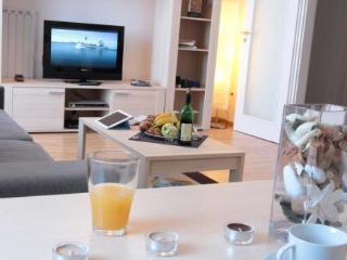 Corvin Plaza Apartments And Suites
