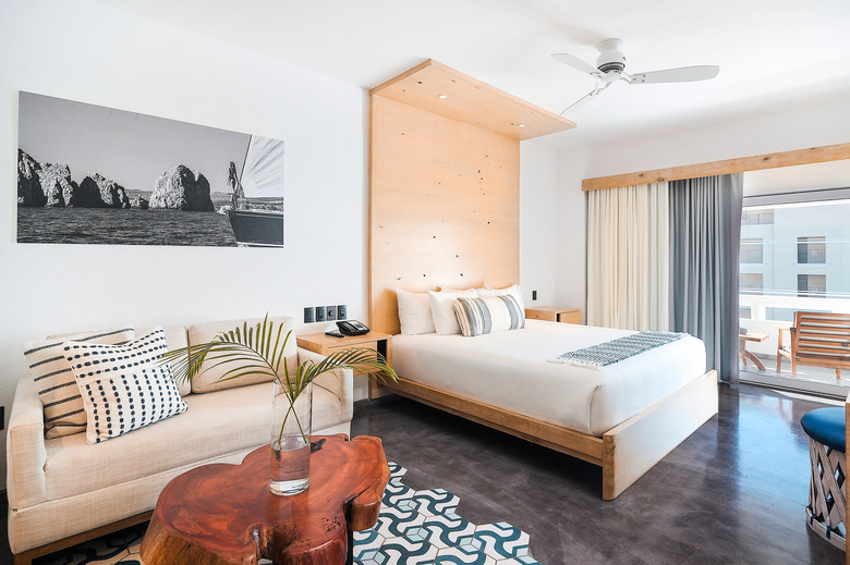 Bah�a Hotel & Beach Club