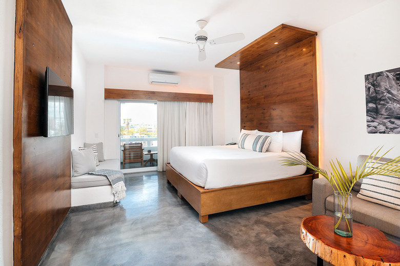 Bah�a Hotel & Beach Club