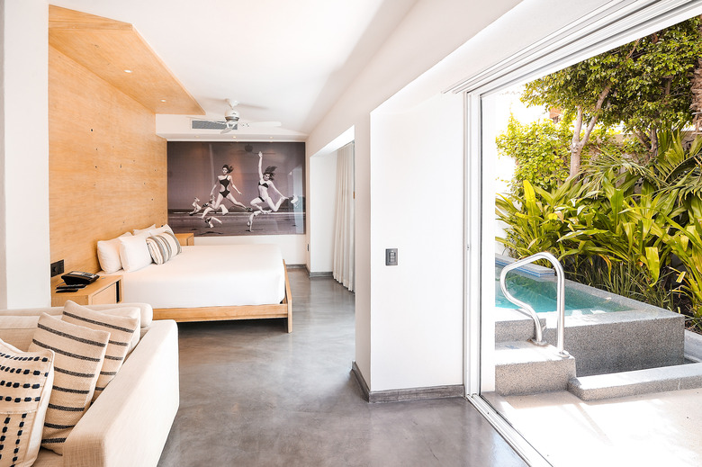 Bah�a Hotel & Beach Club