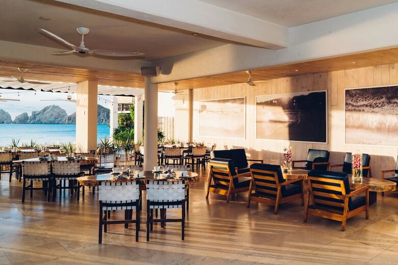 Bah�a Hotel & Beach Club