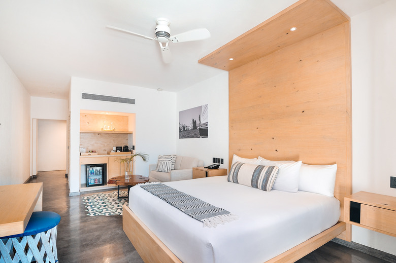 Bah�a Hotel & Beach Club