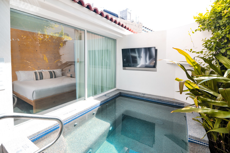 Bah�a Hotel & Beach Club