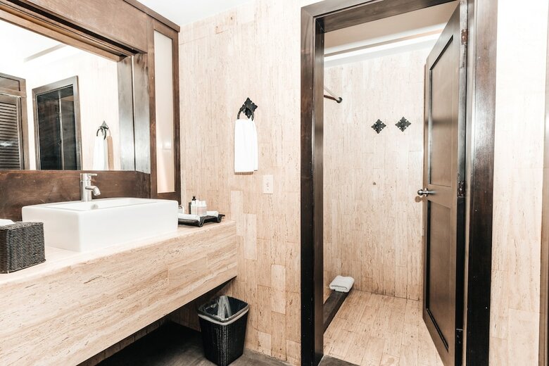 Bah�a Hotel & Beach Club