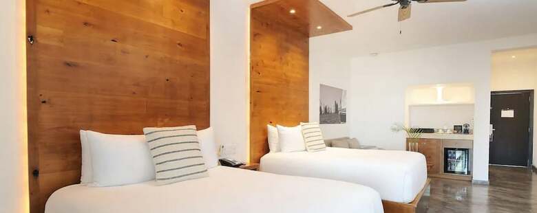 Bah�a Hotel & Beach Club