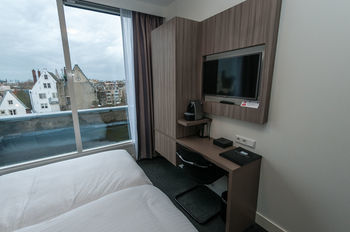 Fine Seasons Hotel