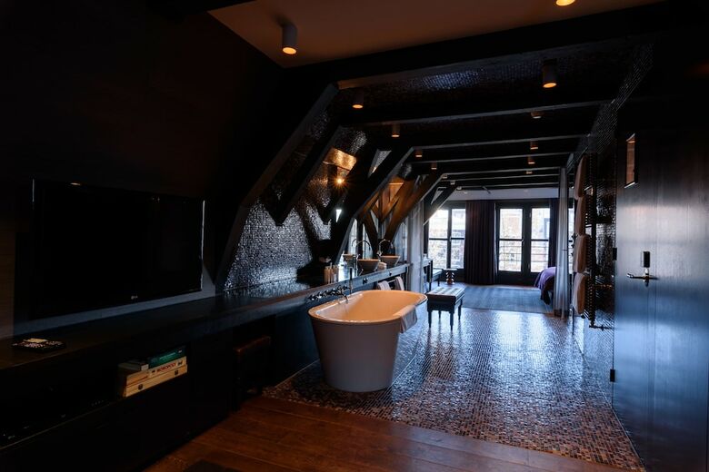 Hotel Canal House
