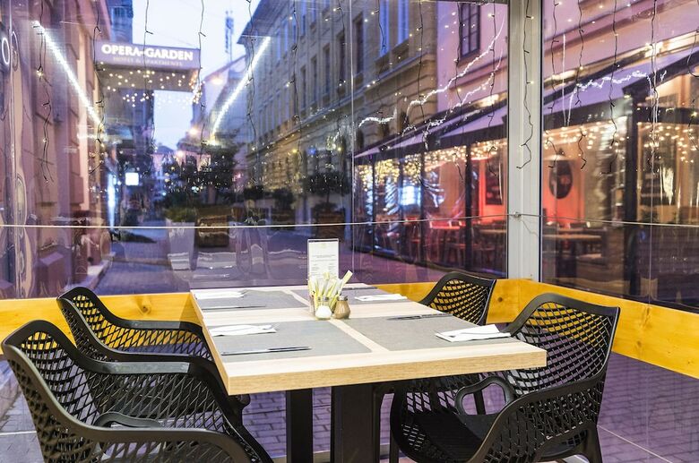 Opera Garden Hotel & Apartments