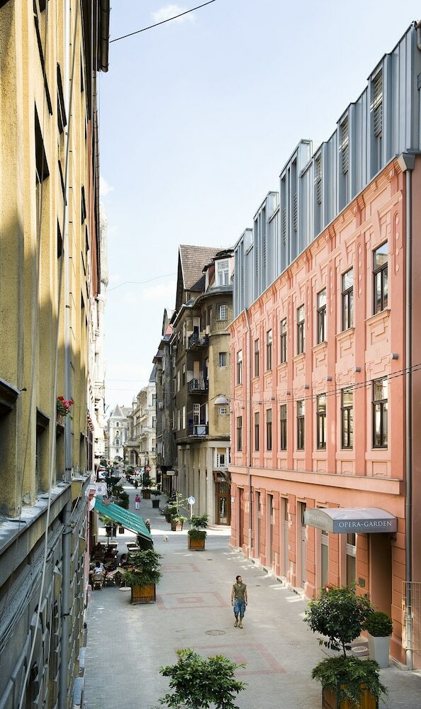 Opera Garden Hotel & Apartments