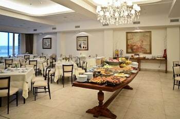 Hotel Iru�a