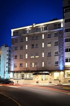 Hotel Iru�a