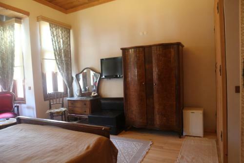 Tom Square Boutique Hotel