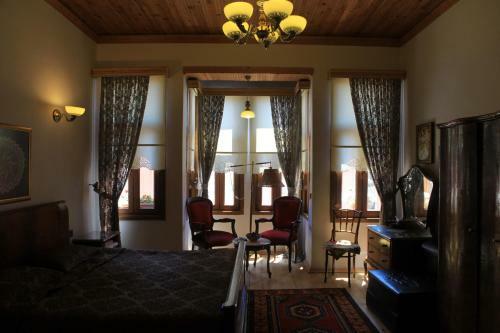 Tom Square Boutique Hotel