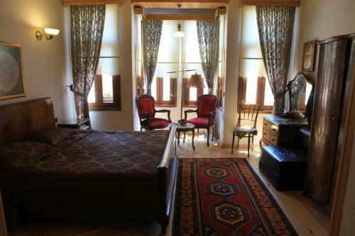 Tom Square Boutique Hotel